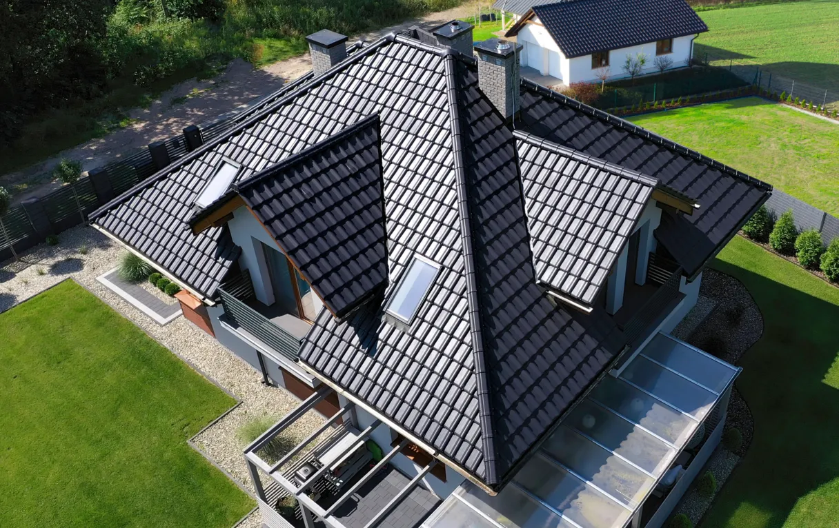 Z czego powstaje dachówka ceramiczna