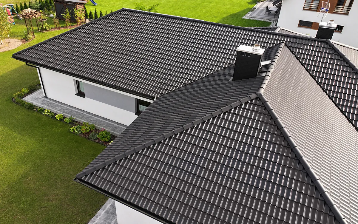 Střecha z betonových střešních tašek