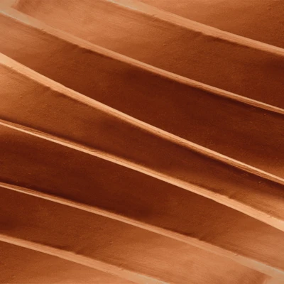 Vínově červená engoba