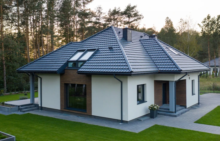 Šedá střecha – módní střešní krytina